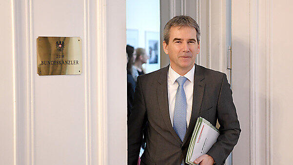 Hartwig Löger präsentiert das erste Budget der neuen Regierung