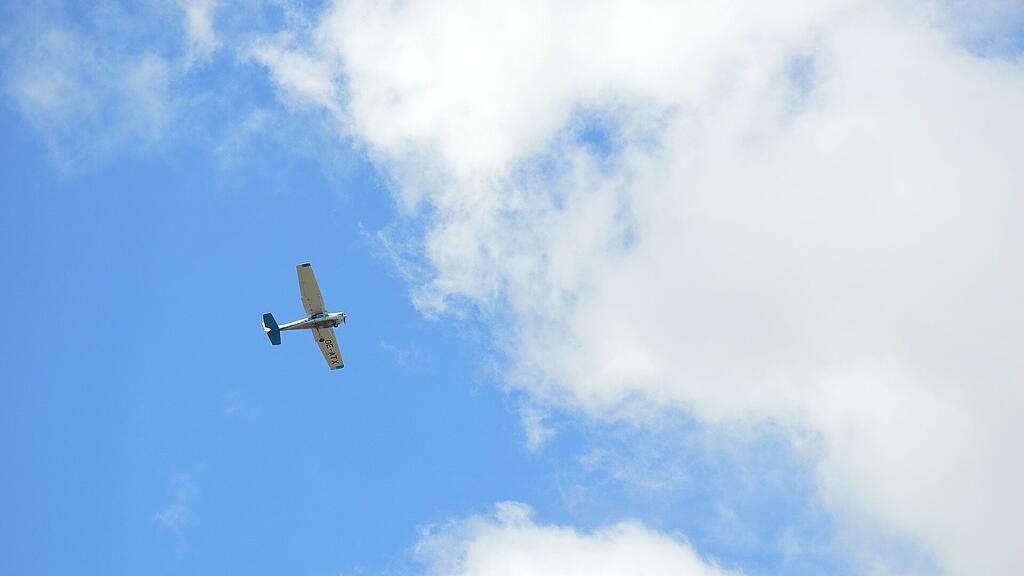 symb_flugzeug symb_leichtflugzeug