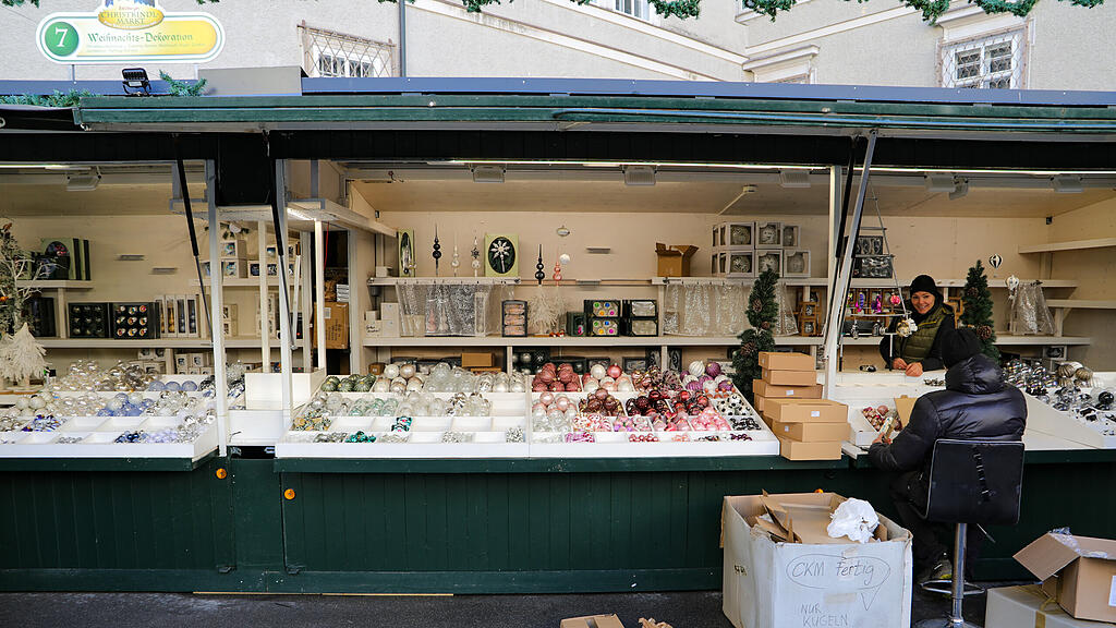 Aufbau Salzburger Christkindlmarkt, 14.11.2024