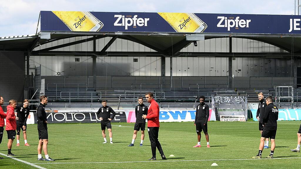 LASK, Training