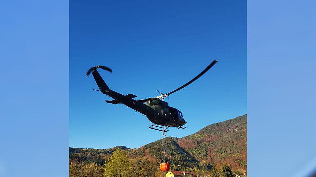 Flughelfer aus Salzburg bei Waldbrand in NÖ