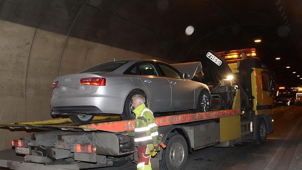 Massenkarambolage im Hieflertunnel
