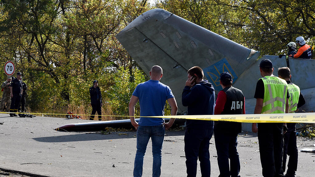 Militärflugzeug in Ukraine abgestürzt