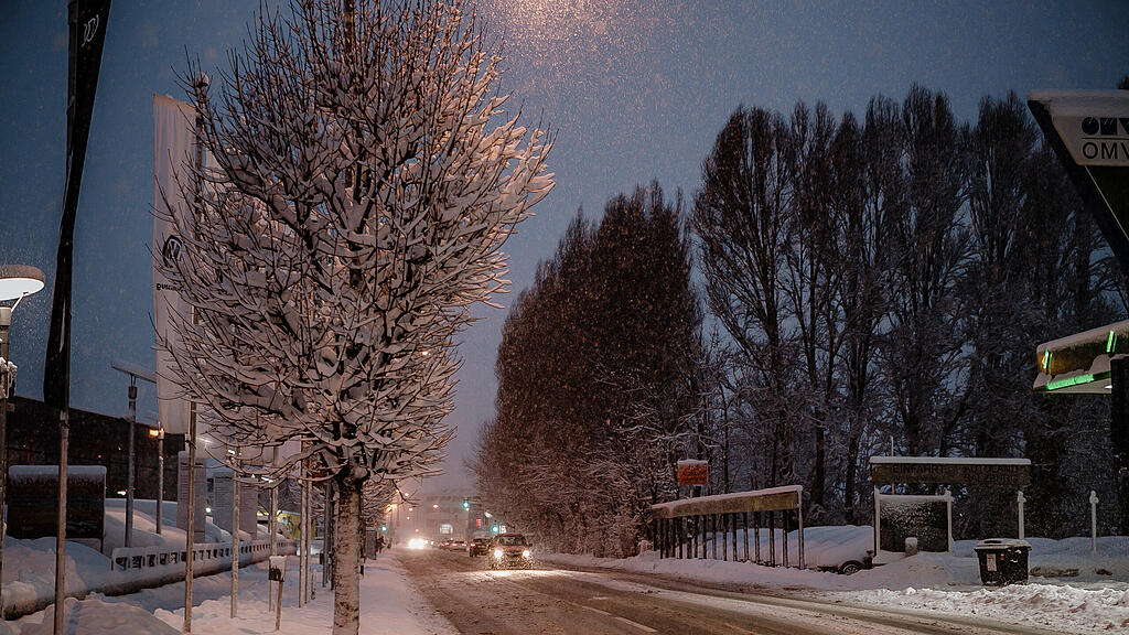 Verschneites Salzburg in den Morgenstunden