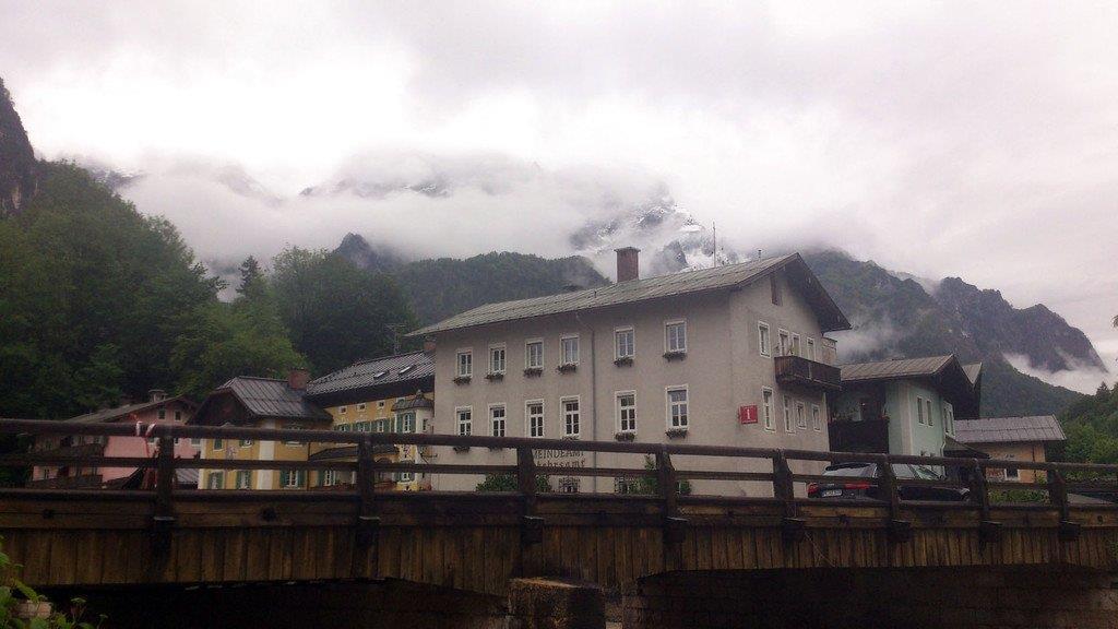 Aufräumarbeiten in Marktschellenberg