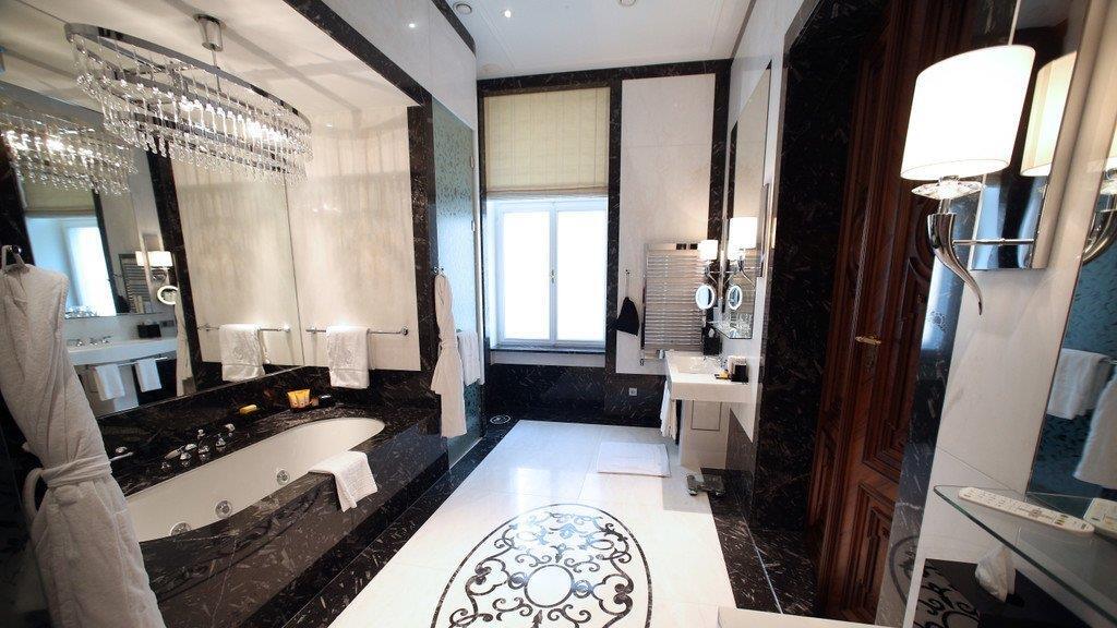 Letzte Vorbereitungen vor Ritz Carlton Eröffnung in Wien