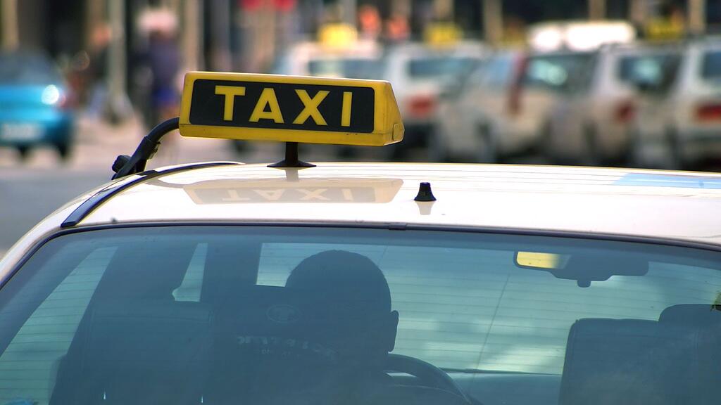 Der 16-Jährige flüchtete aus dem Taxi (Symbolbild).