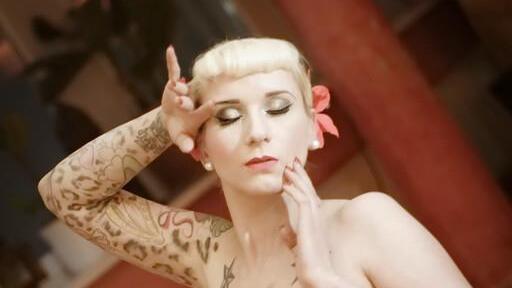 Burlesque Workshop mit TRONICAT LA MIEZ