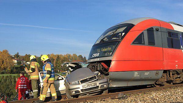 Das Auto wurde etwa 100 Meter mitgeschleift