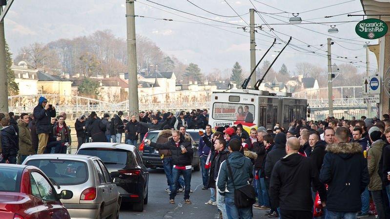 Ajax-Fans in Salzburg, II