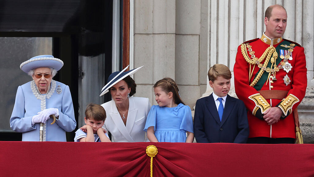 Queen feiert 70 Jahre Thronjubil\u00e4um