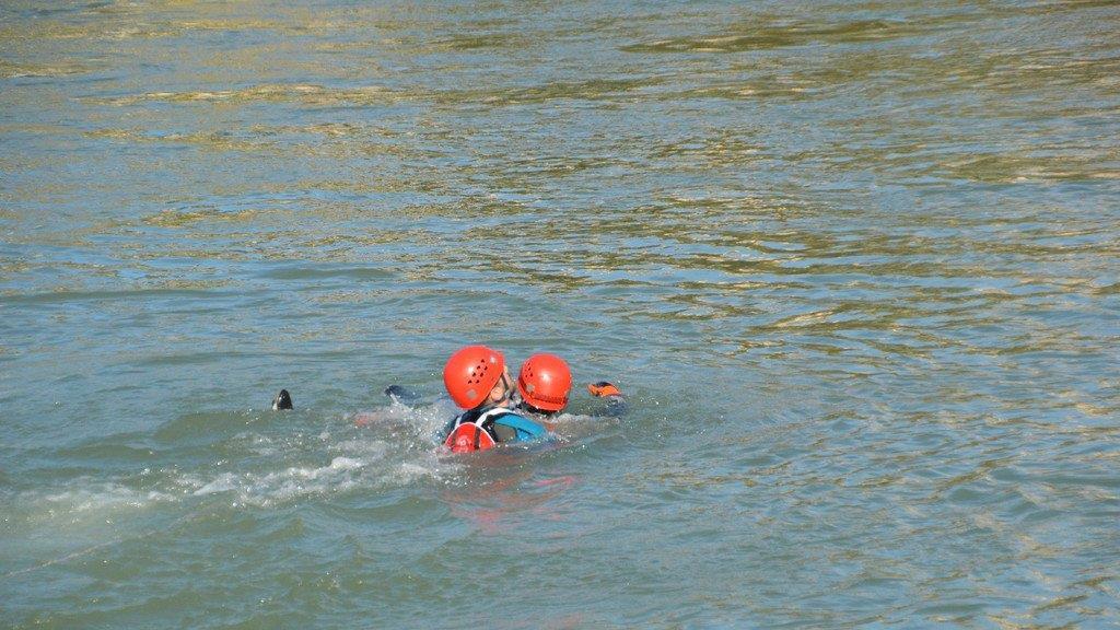 Übung der Wasserrettung, II