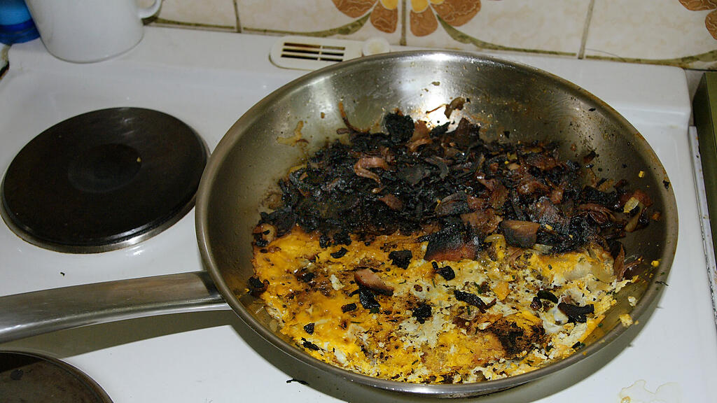 Verbranntes Essen