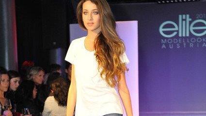Elite Model Casting im Chaya Fuera