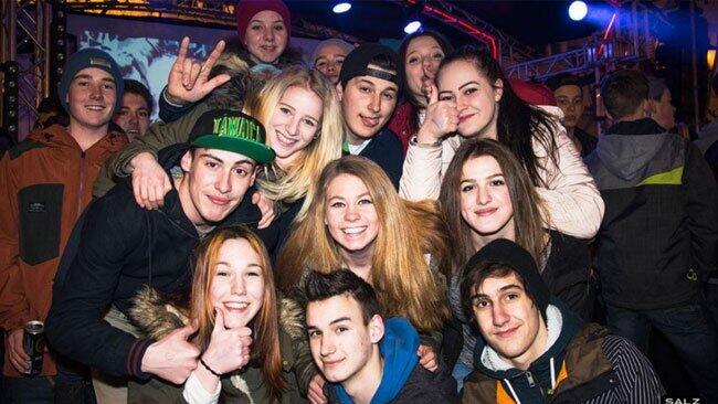 Beim Aprés Ski wird auch am Sonntag ordentlich gefeiert.