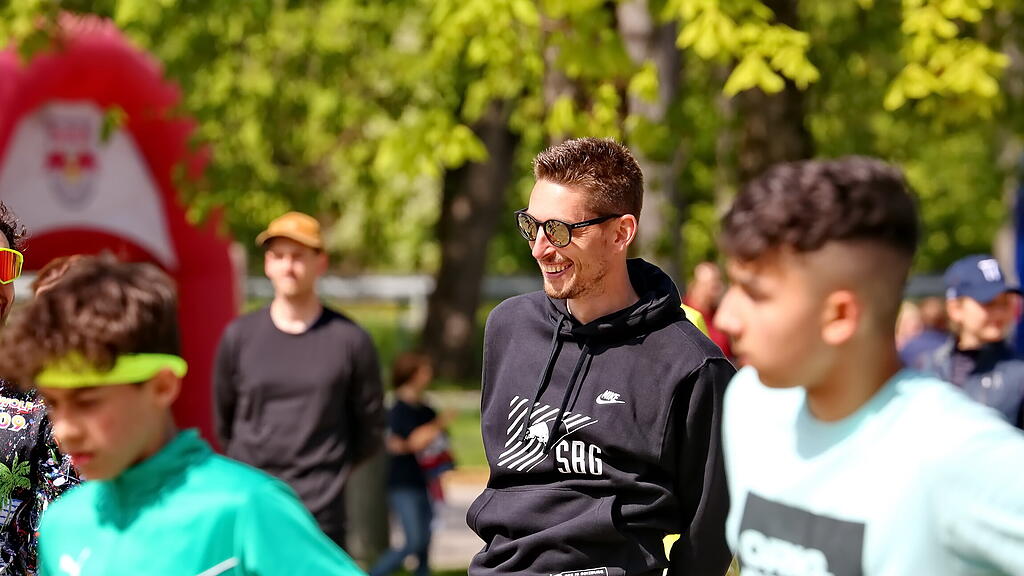 Wings For Life World Run Warm Up Volksgarten