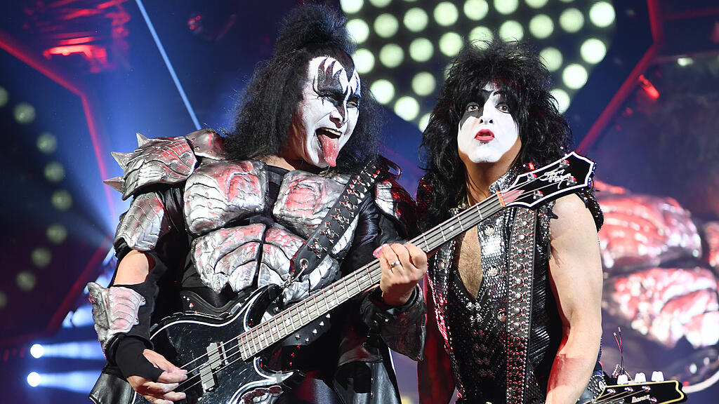 Kiss