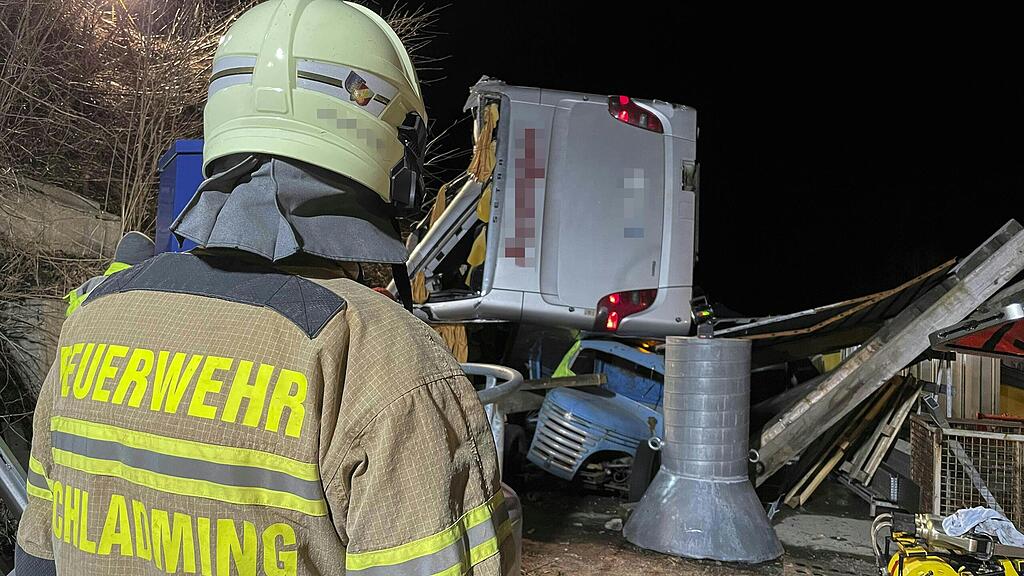 Toter bei Reisebus-Unfall nahe Schladming