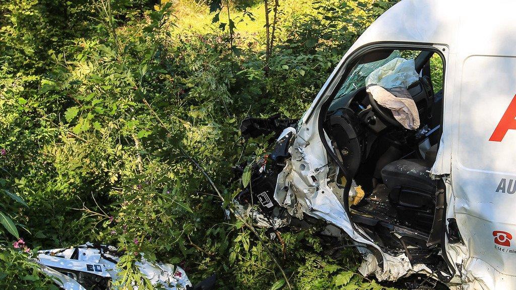 Frontalcrash in Handenberg