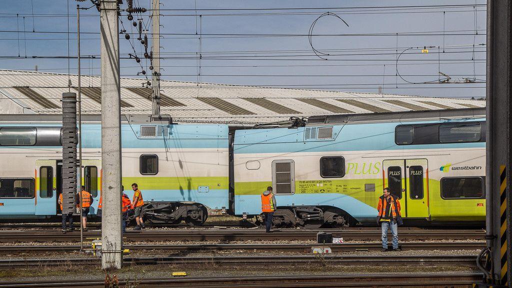 Zuggarnitur am Salzburger Hauptbahnhof entgleist II