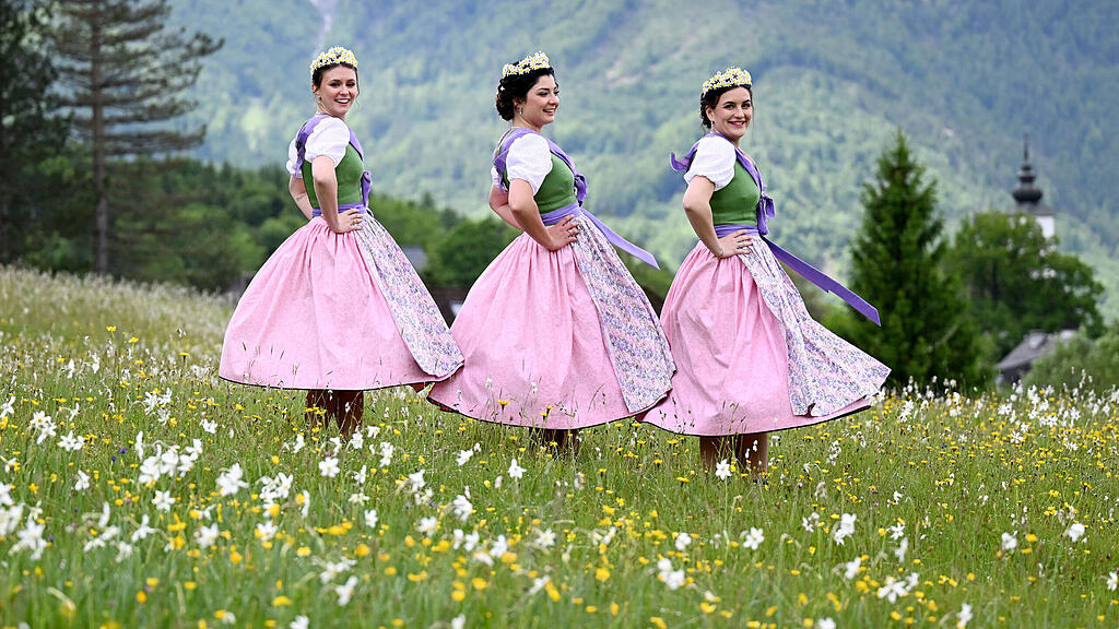 65. NARZISSENFEST IM AUSSEERLAND / FOTOTERMIN DER HOHEITEN