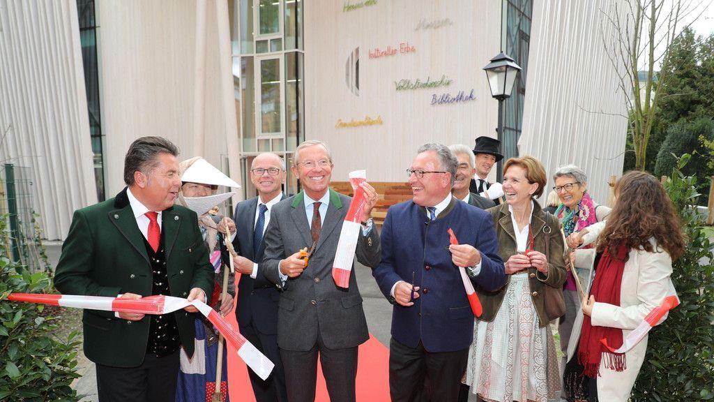 Haus der Volkskulturen eröffnet