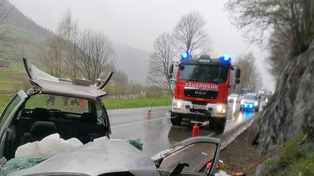 Unfall B311 zwischen Bruck und Gries