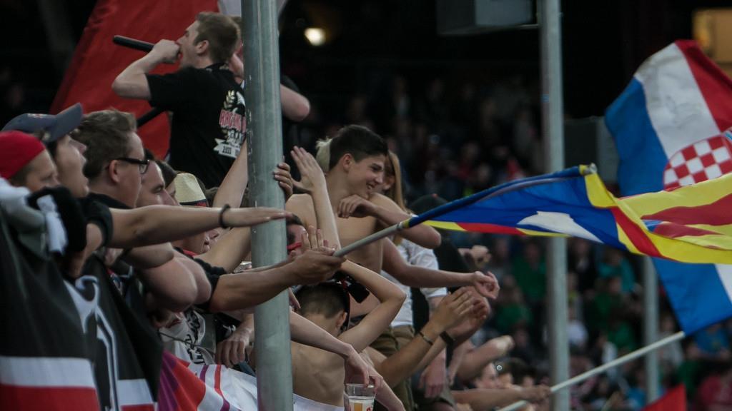 Red Bull - Sturm Graz, Stimmung, II