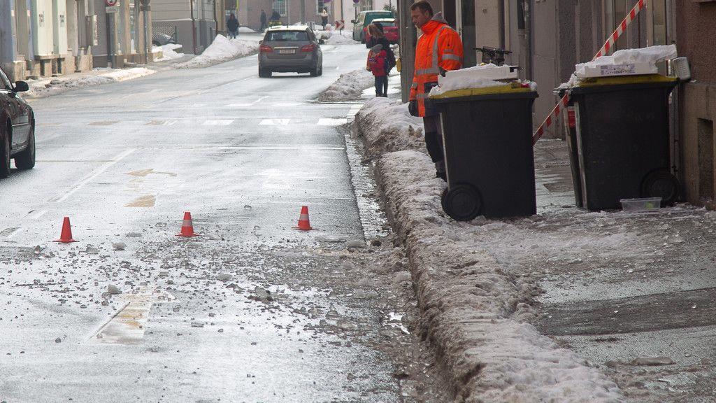 Siebenstädterstraße: Eiszapfen entfernt