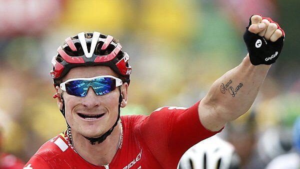 Greipel freut sich über seinen Sieg