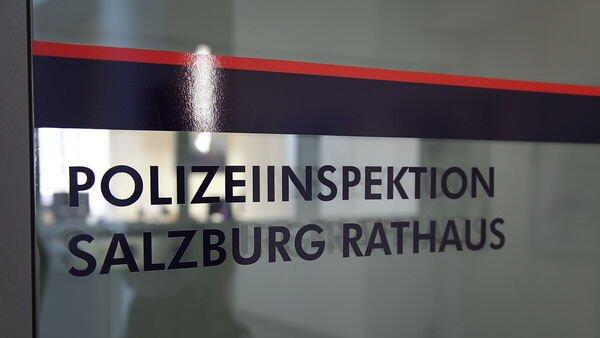 Mit dem Salzburger gingen in der Polizeiinspektion offenbar die Nerven durch.