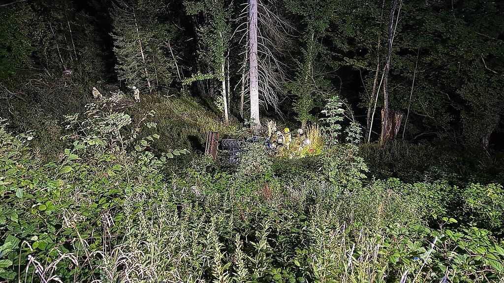 Traktor verunglückt in Hallein: Lenker rettet sich