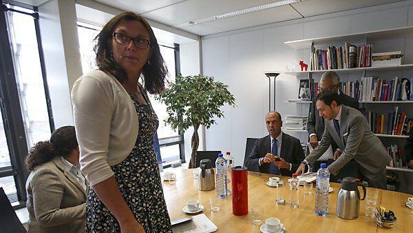 Malmström beim Treffen mit Alfano in Brüssel