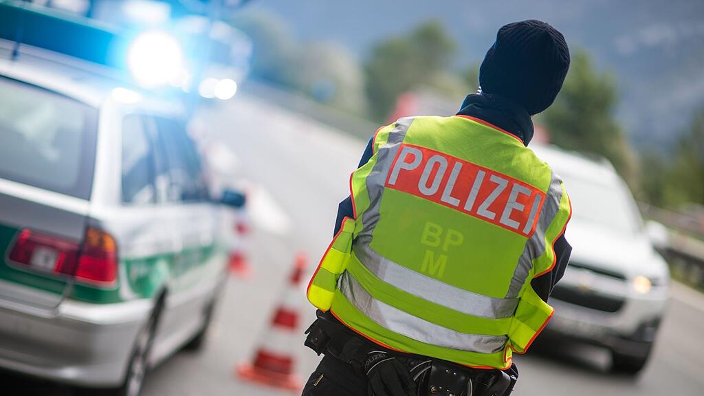 Schwerer Crash in der Nacht auf Dienstag auf der A8 bei Piding.