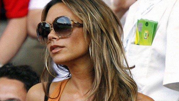 Victoria Beckham mit Sonnenbrille