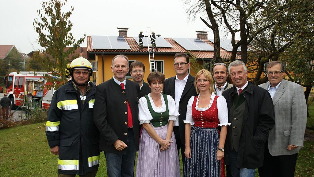 Eine Schule die Energie produziert, gibt es ab sofort in Schleedorf.