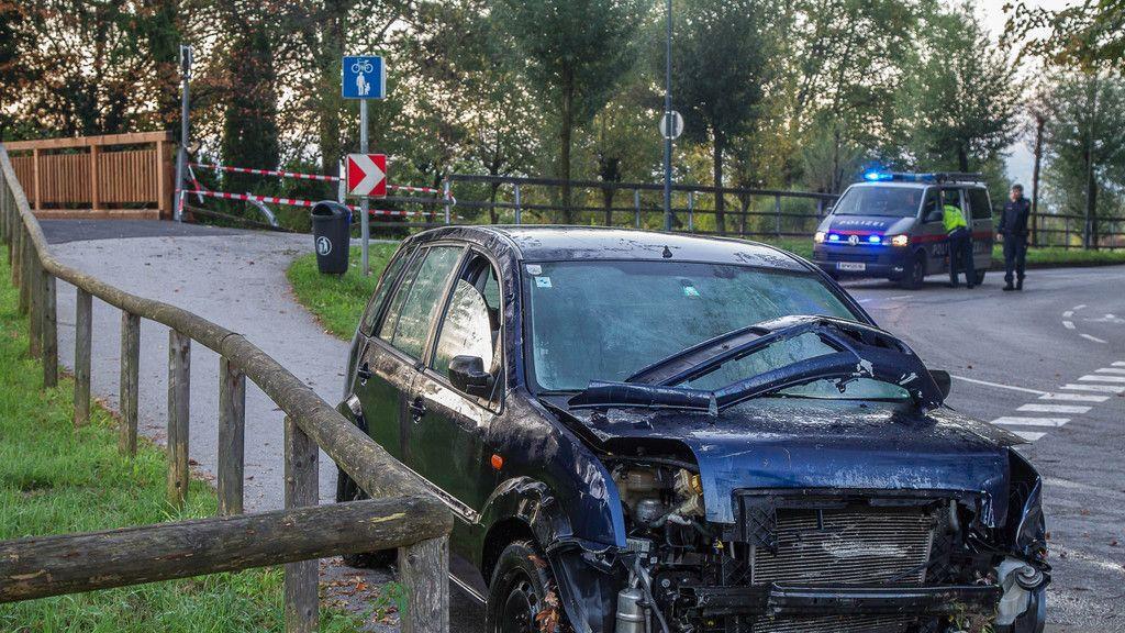 Alkolenker landet mit Pkw im Almkanal