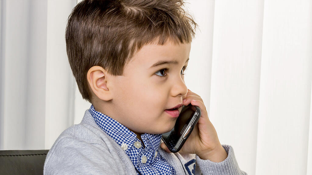 Kind, Handy, Telefonieren, SB