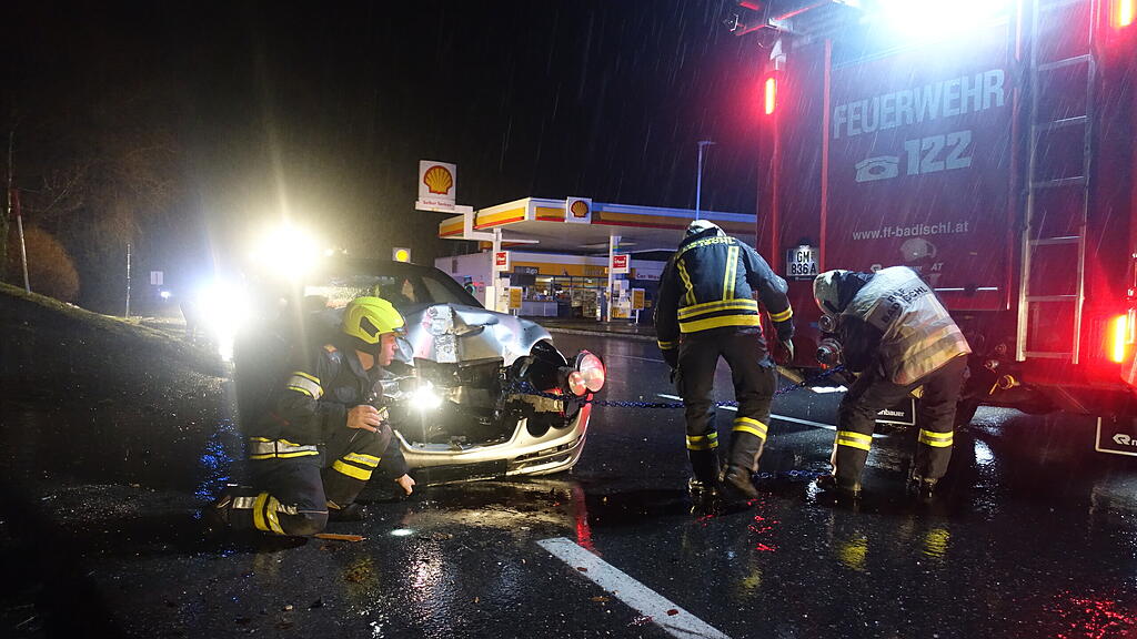 Verkehrsunfall in der Nacht auf den Heiligen Abend in Bad Ischl
