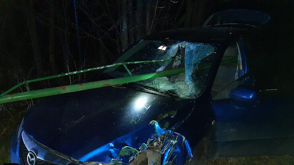 Unfall Gaaden: Auto aufgespießt