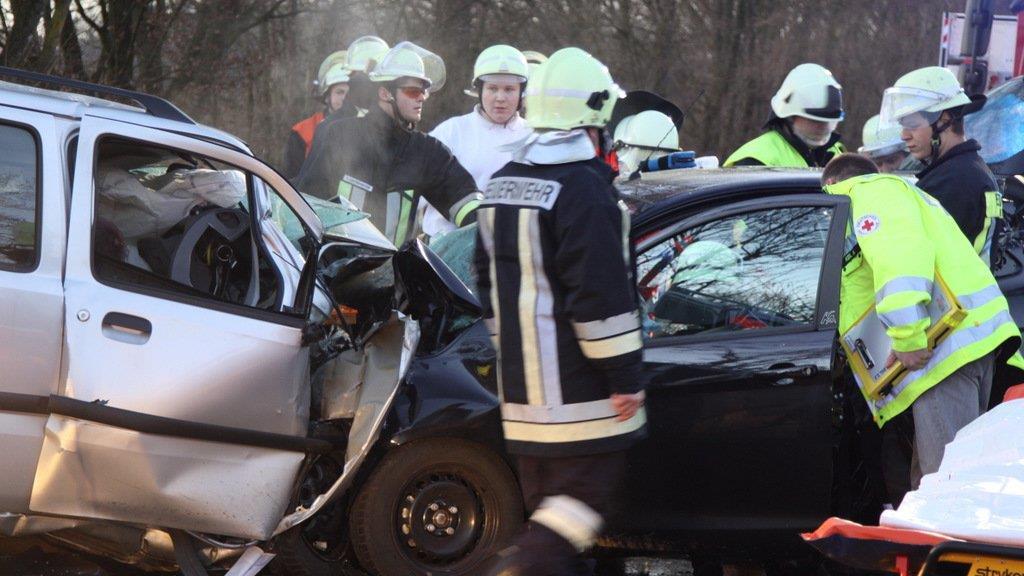 Ein Toter bei Crash auf B20, II