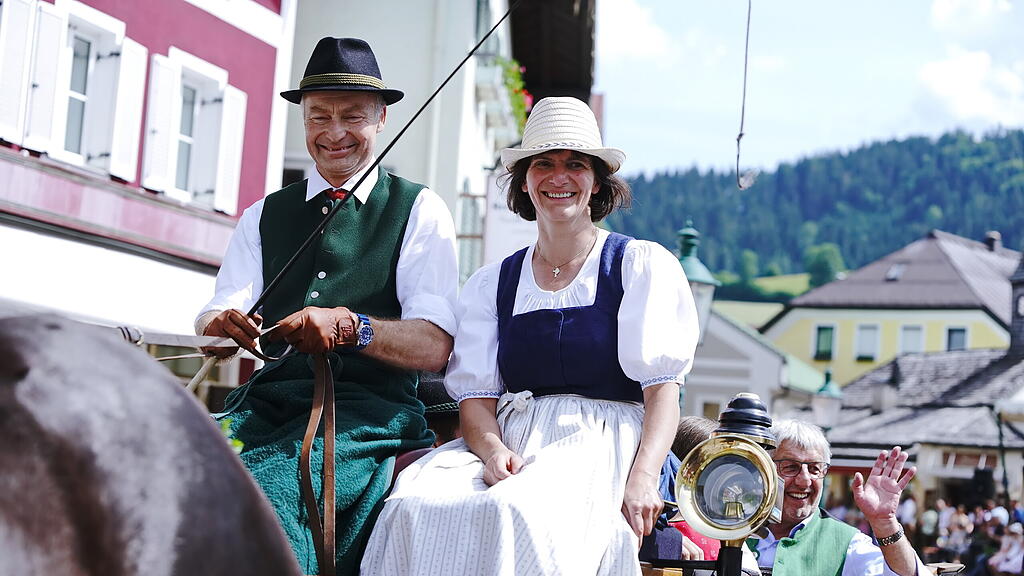 Historische Pferdekutschen in Abtenau.
