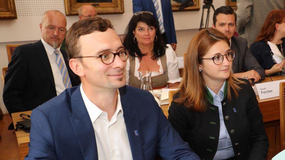 Salzburgs Regierungsmitglieder stellen sich Hearing