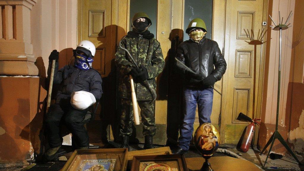 Machtkampf in der Ukraine: Proteste in Kiew