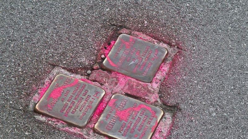 Stolpersteine beschmiert