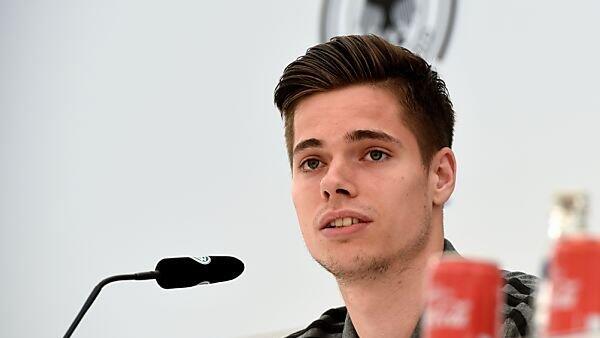 Unter anderem gibt Verteidiger Julian Weigl sein Debüt
