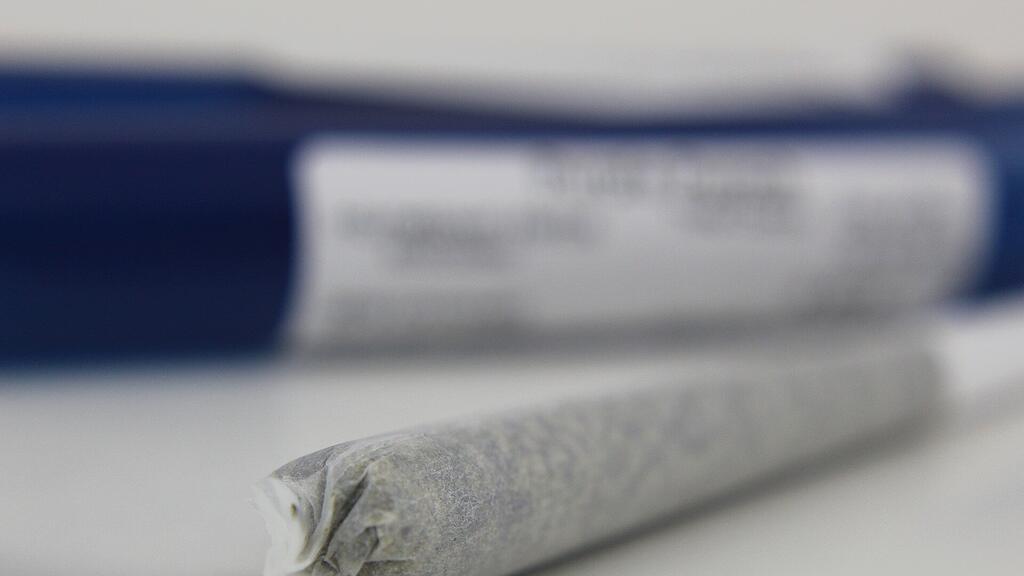 symb_joint symb_cannabis symb_kiffen