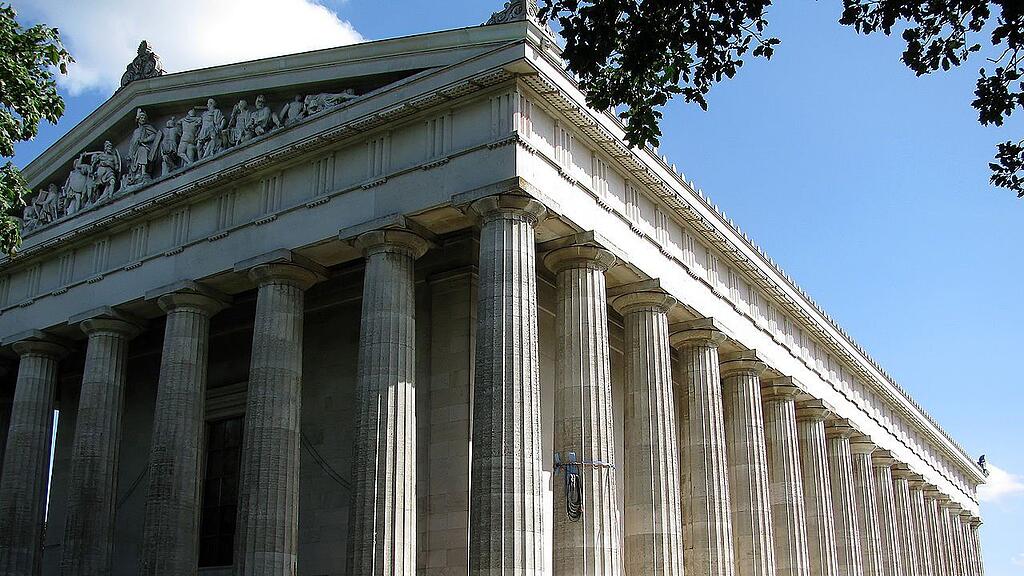 Die Walhalla bei Regensburg wurde mit Untersberger Marmor erbaut.