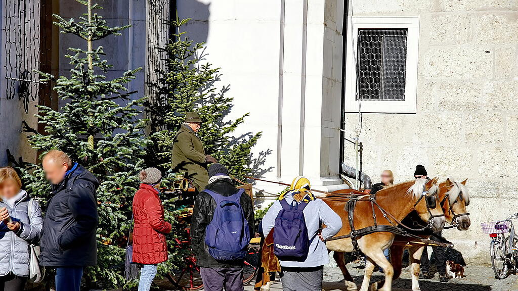 Salzburger Christkindlmarkt Aufbau