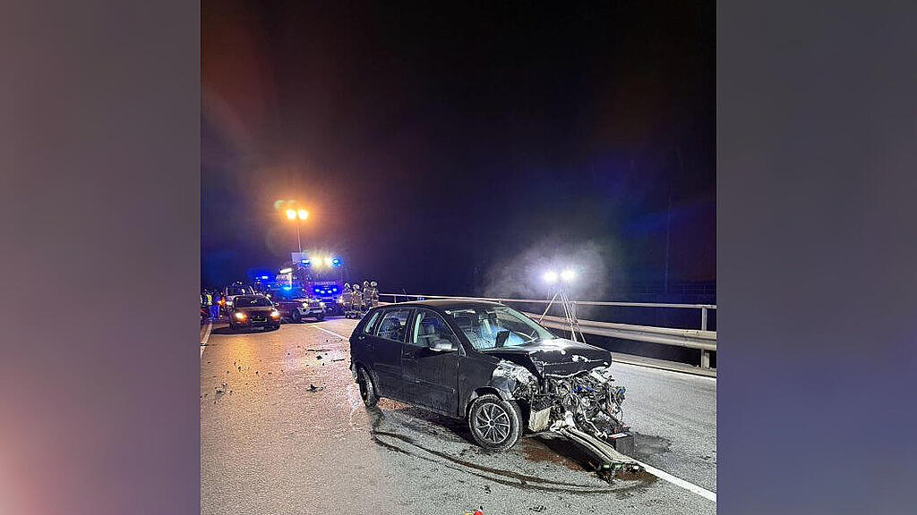 Verletzter bei Pkw-Crash auf B311 in Schwarzach